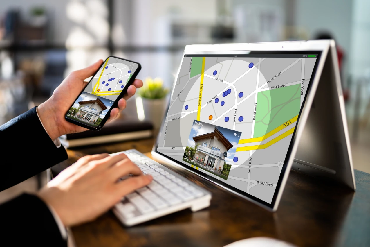 Online apartment search Shutterstock_2122616261