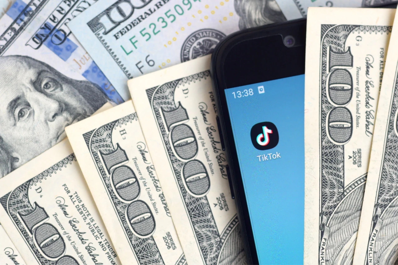 TikTok scam Shutterstock_1698112654