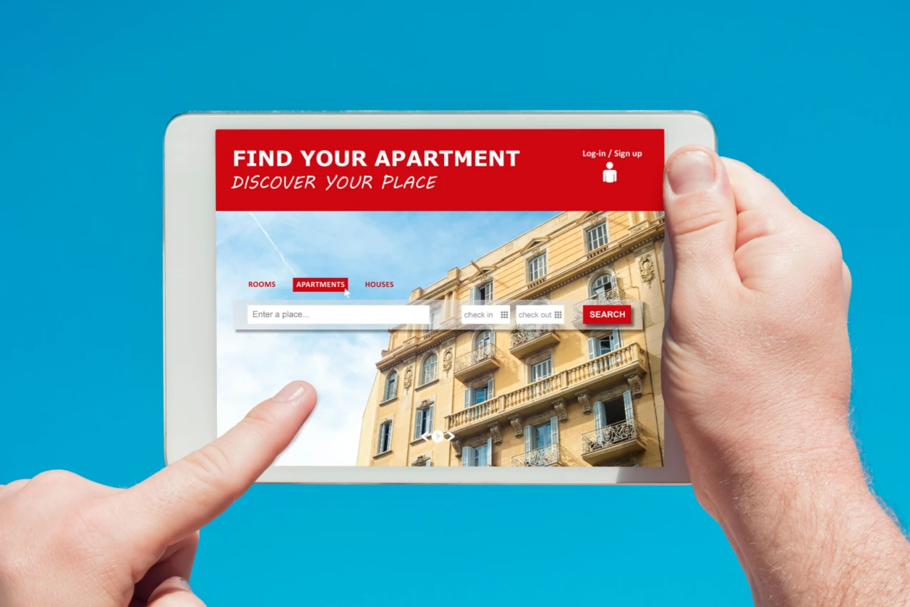 Apartment on phone Shutterstock_768526984