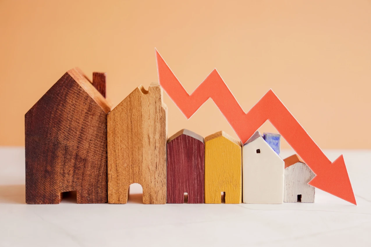 Negative rent growth Shutterstock_2579505363