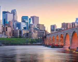 West Overtakes South in Top Apartment Markets