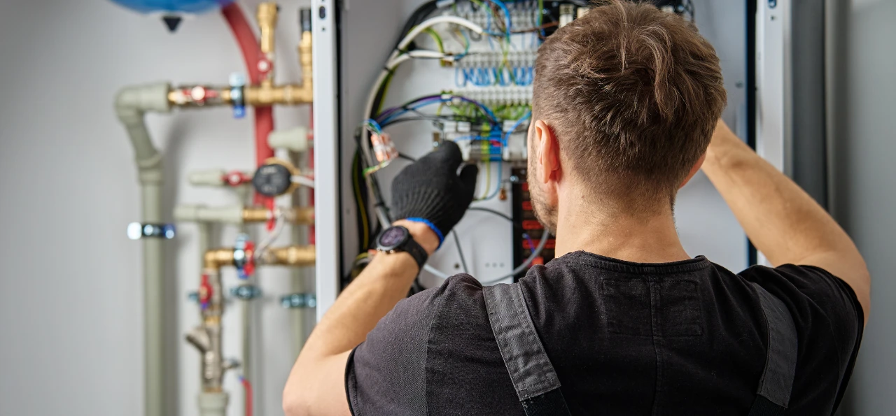 7 Ways AI Is Improving Electrical Maintenance in...