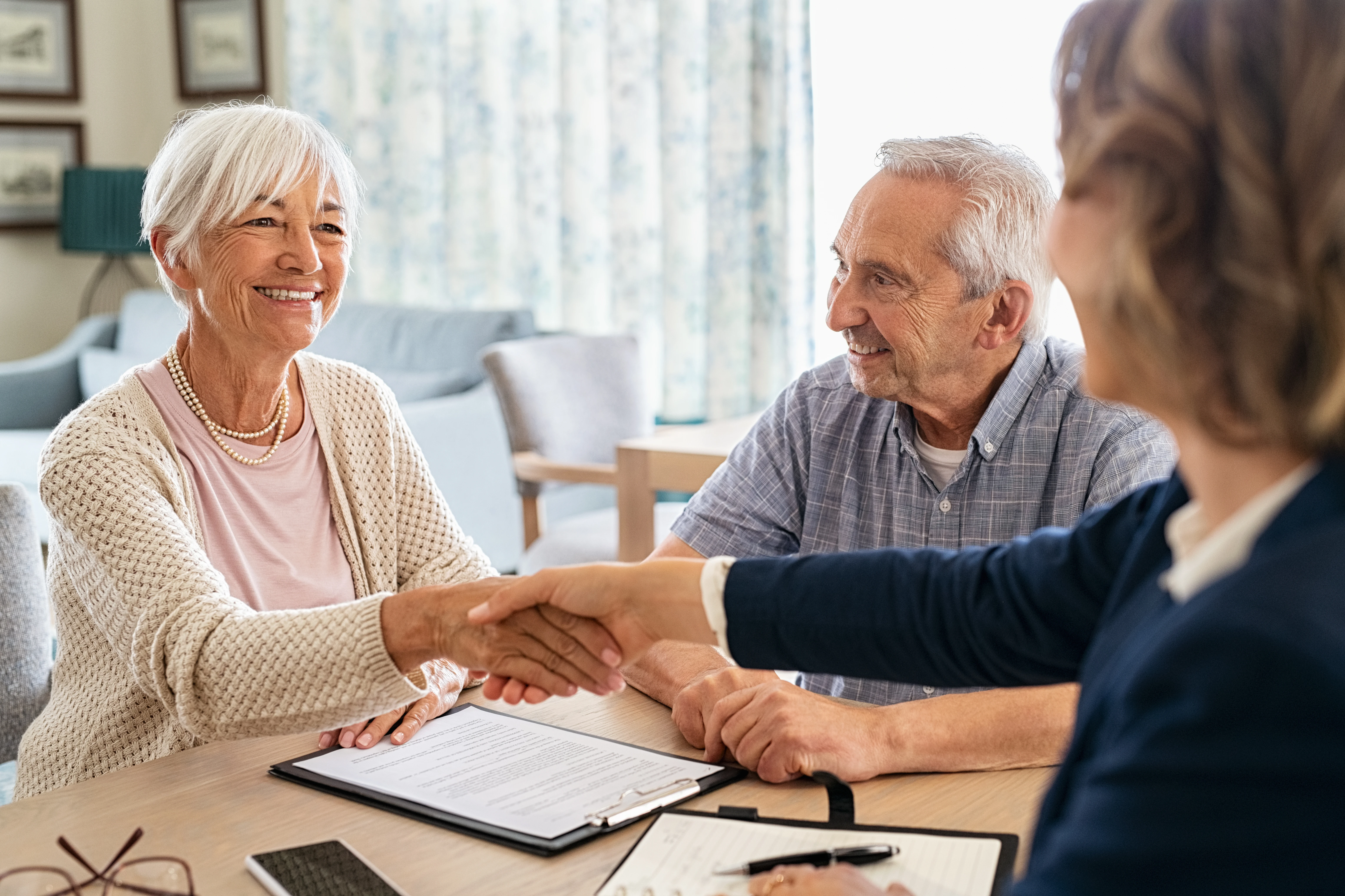 Customer service shutterstock_2024209256