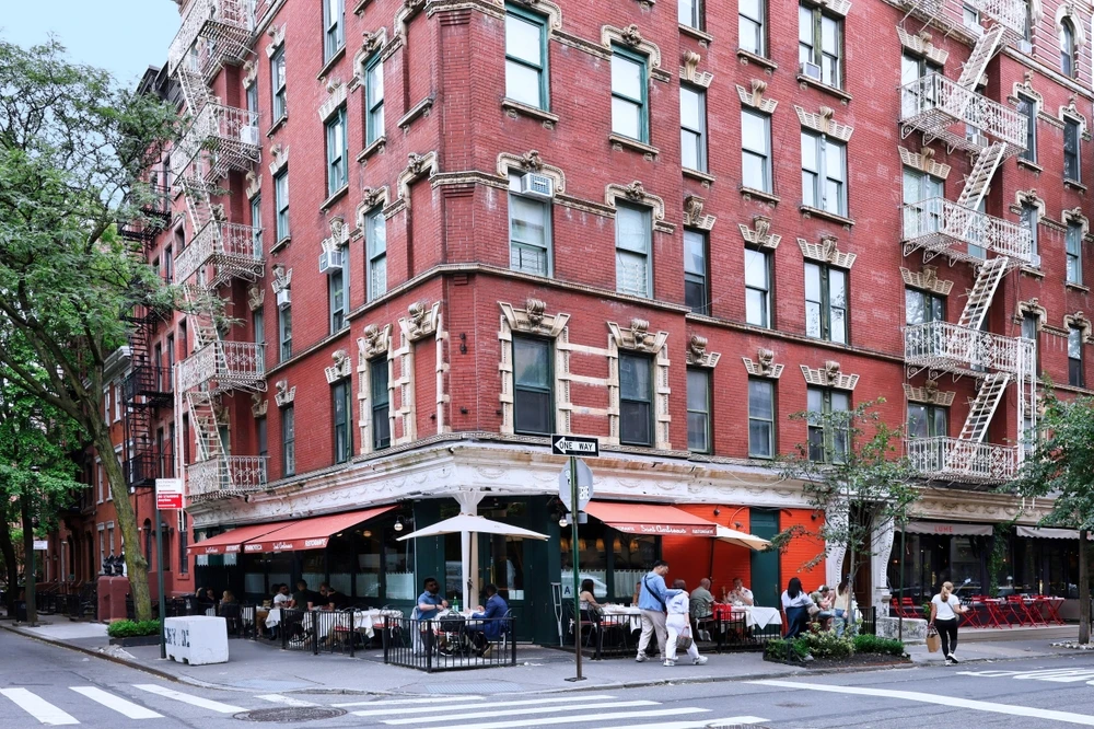 New York apartment building shutterstock_2653019465 (1)