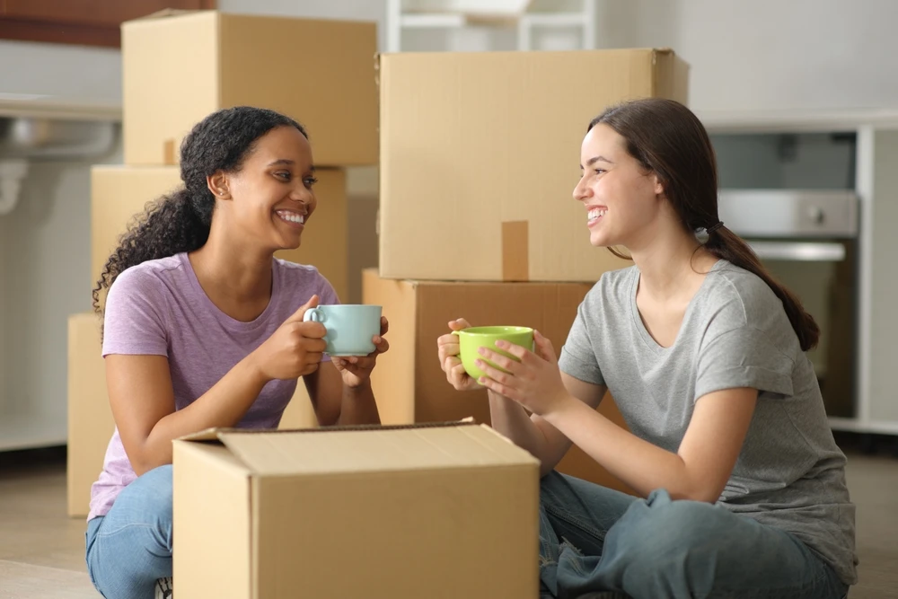 Roommates shutterstock_2504672225