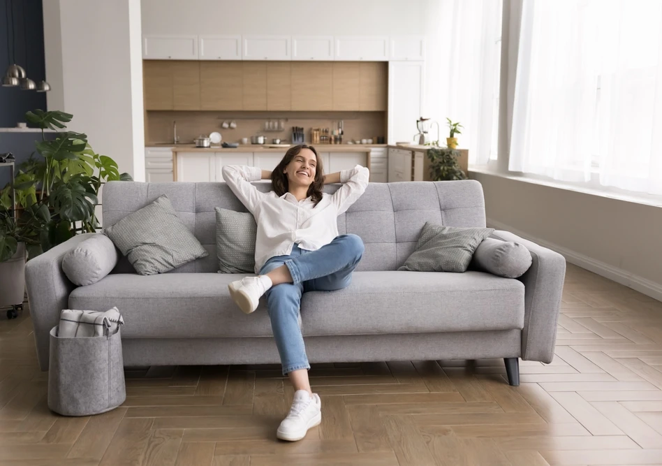 Large room shutterstock_2700167713 (1)